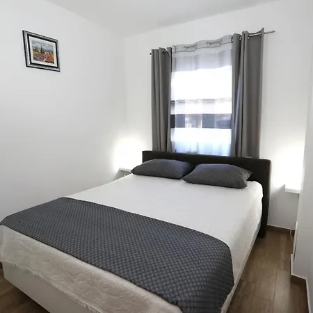 Apartamento Tadijic *